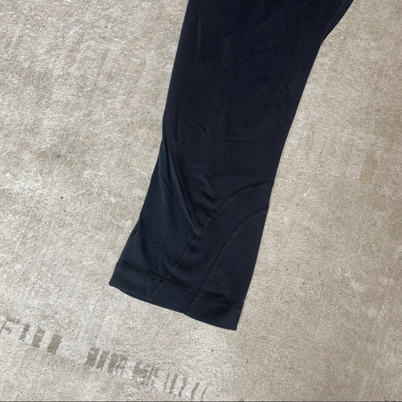 Lululemon Chase Me Crop *Flawed* - 6 - Picture 7 of 14